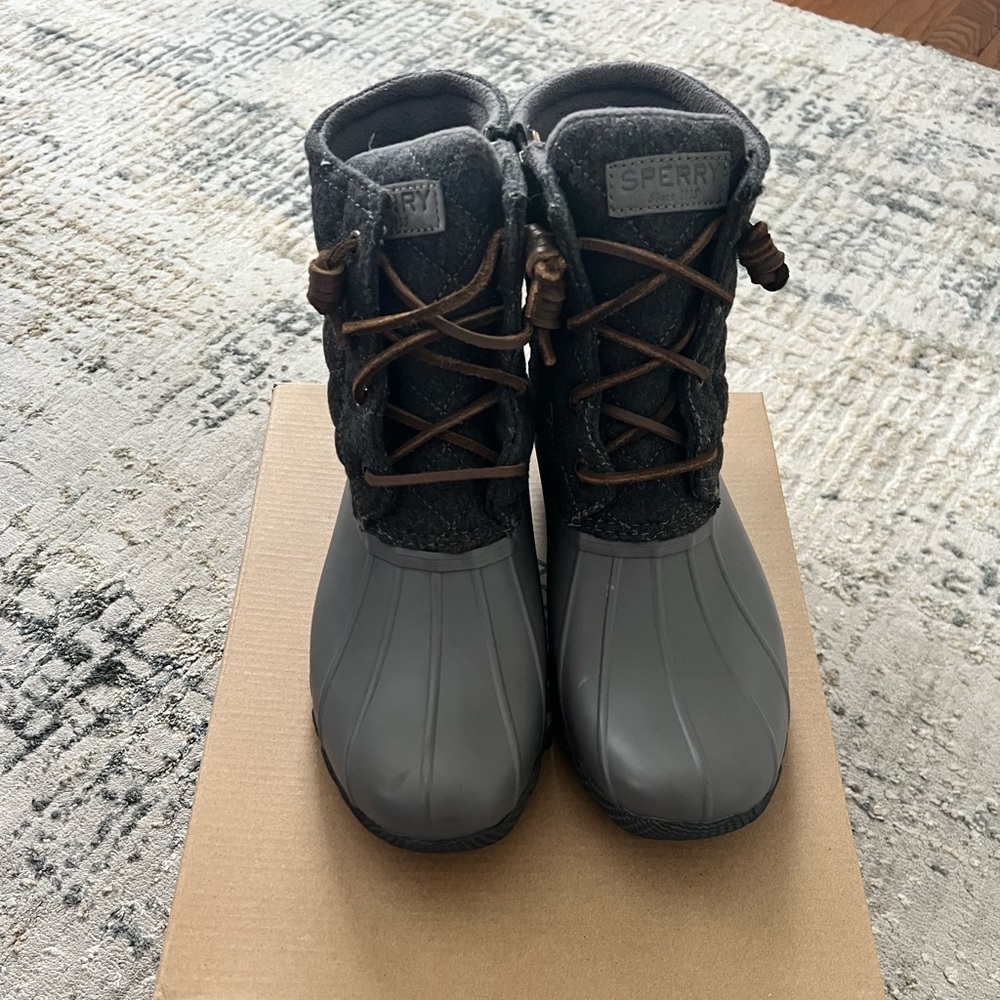 Sperry Duck Boots Size 8